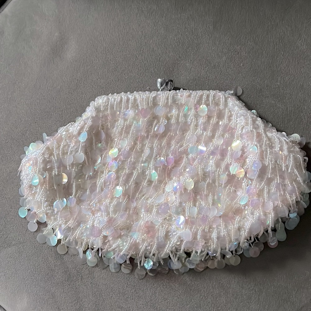 Vintage beaded purse beautifully made in Hong Kong